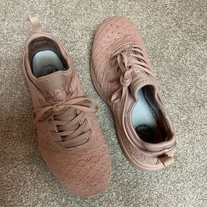 APL Techloom Phantom